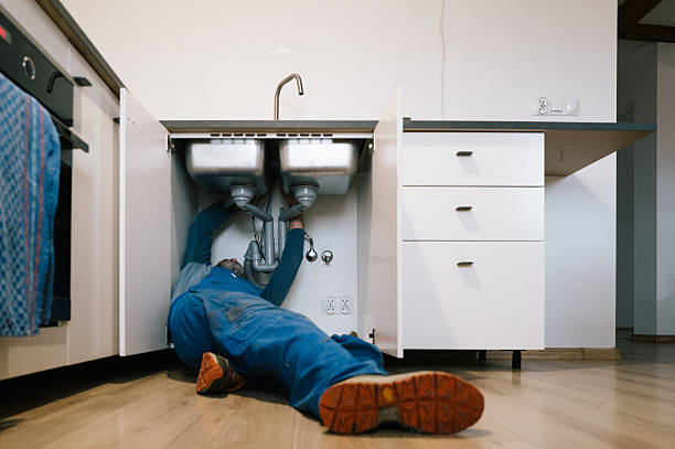 Professional Emergency Plumber technician working in Changewater, NJ